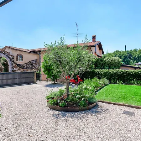 Stylish - P R A T E L L O Padenghe sul Garda